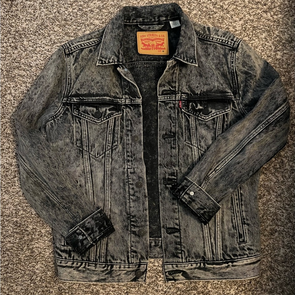 Levi’s black washed denim jean jacket